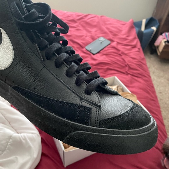 Brand new, never worn (I ordered the wrong size) Nike blazers - Picture 2 of 4